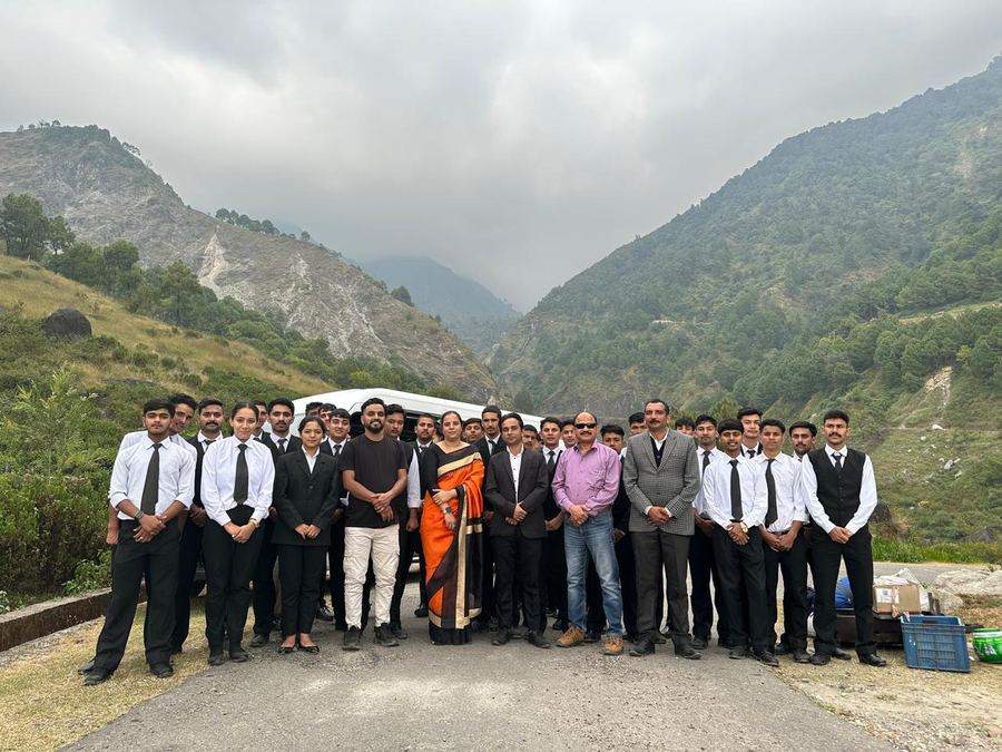 BIHM students on an educational trip, group photo